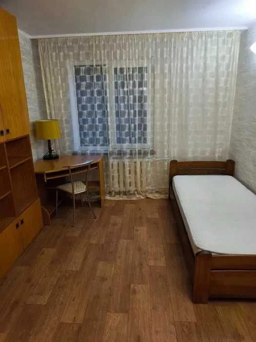 Трикімнатна квартира Черемушки Ремонт Укомплектована Низький