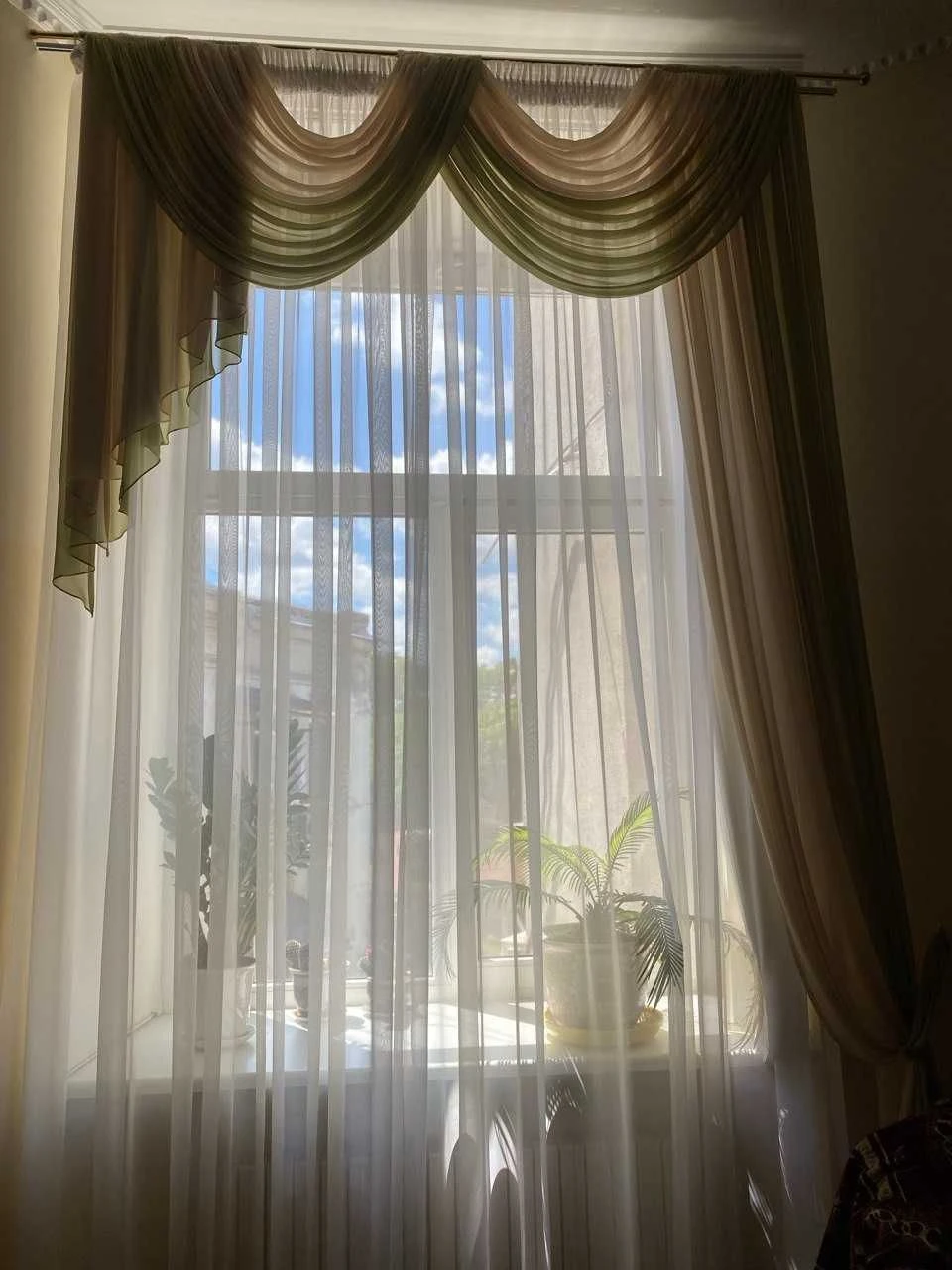 Продам 5-к квартиру в центрі міста