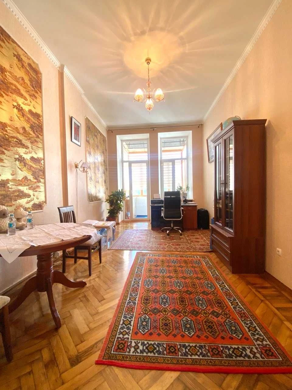 Продам 5-к квартиру в центрі міста