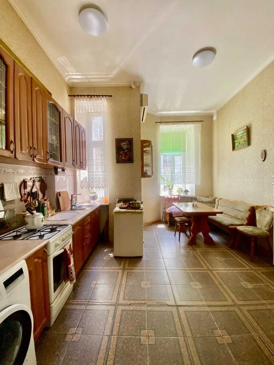 Продам 5-к квартиру в центрі міста