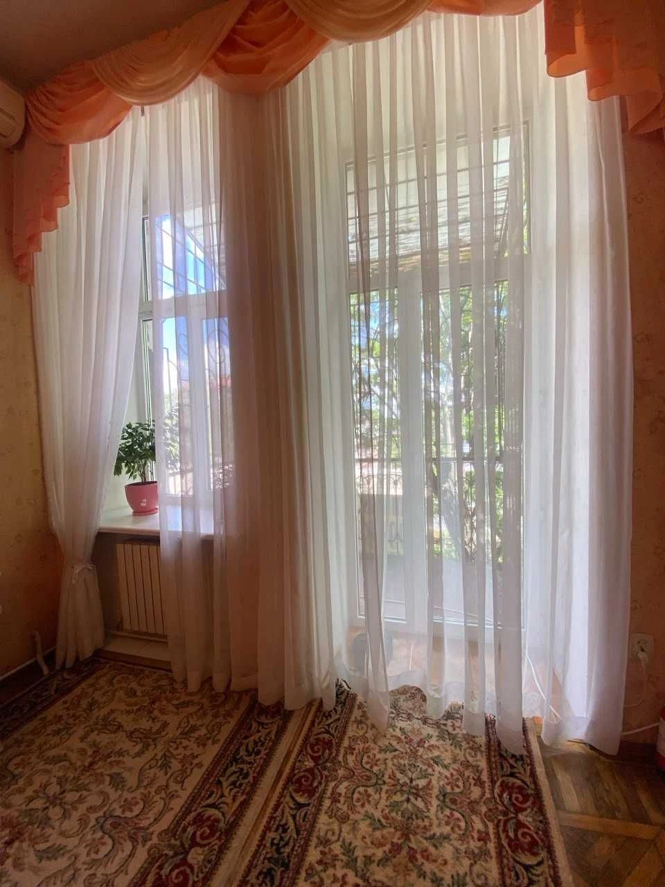 Продам 5-к квартиру в центрі міста