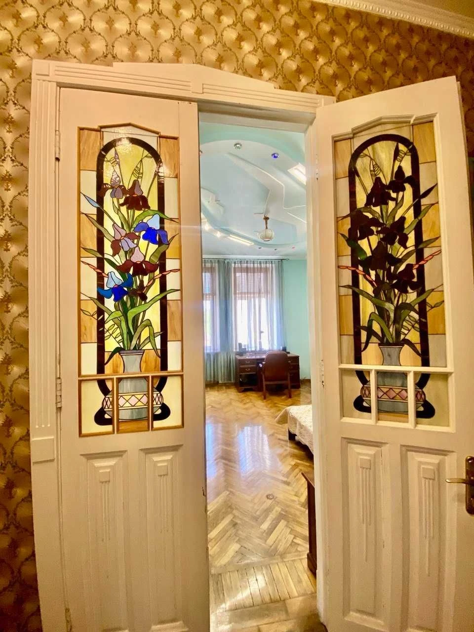 Продам 5-к квартиру в центрі міста