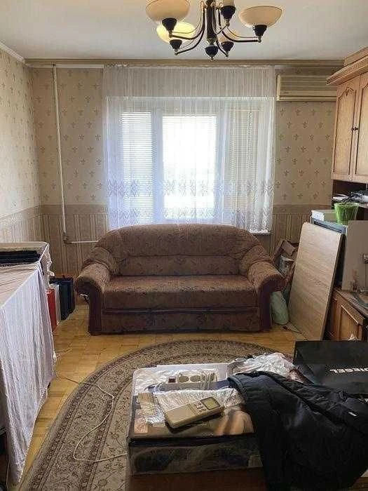 В продаже двухкомнатная квартира в Центре города!