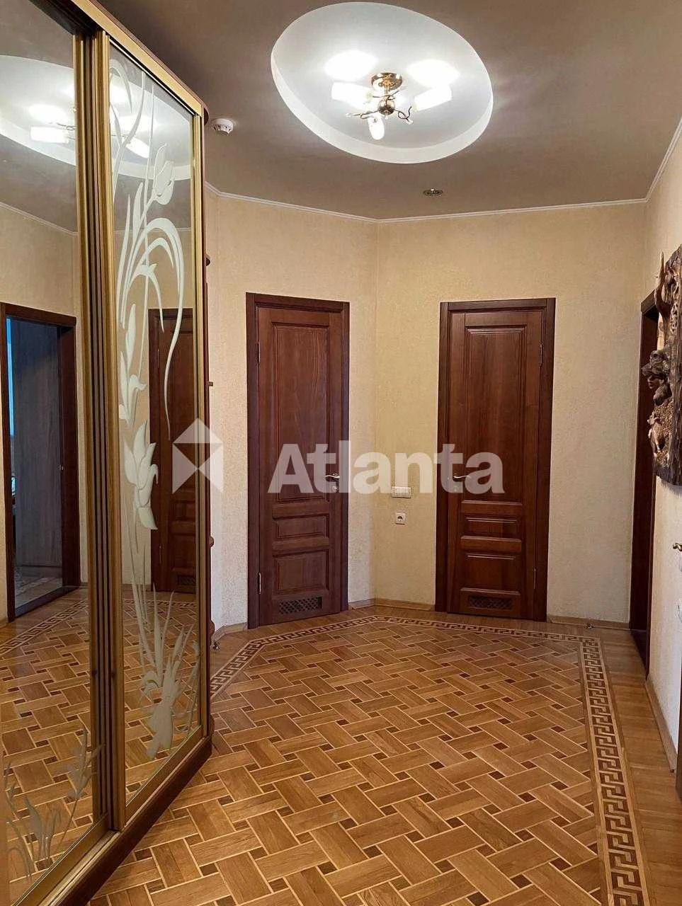 3-кімнатна квартира 127.7 м² у Одесса