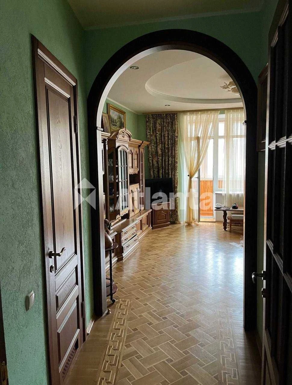 3-кімнатна квартира 127.7 м² у Одесса