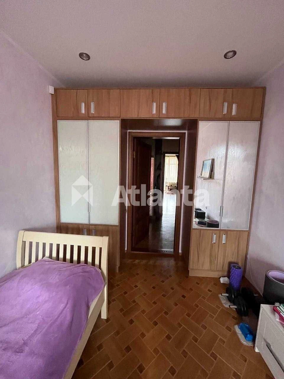 3-кімнатна квартира 127.7 м² у Одесса