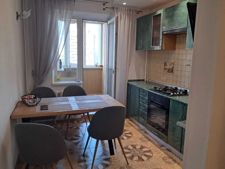 Продам 3 ком. квартиру Левитана / Небесной Сотни