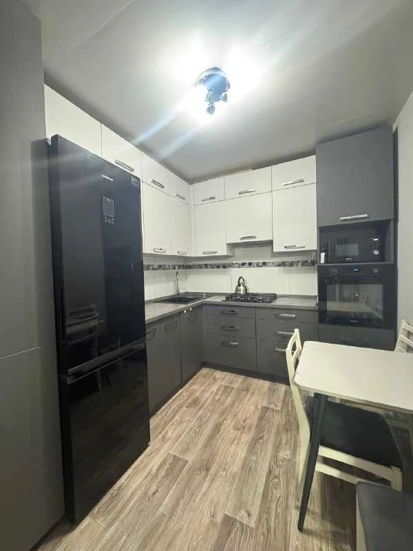 Продам 3-кімнатну квартиру з агв в самому центрі