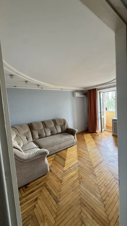 продаж квартири район 5 лікарні