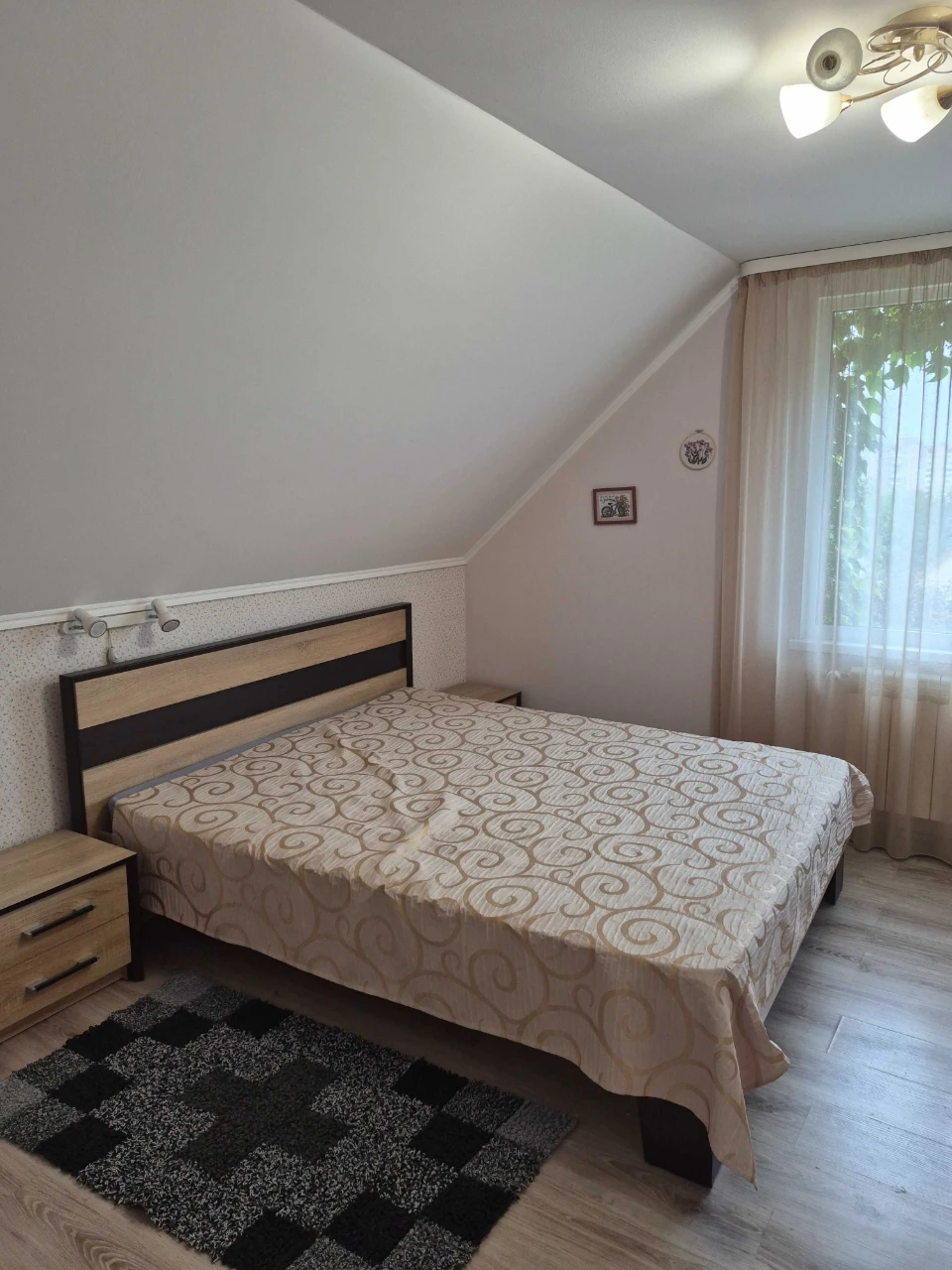 Продам двоповерховий будинок