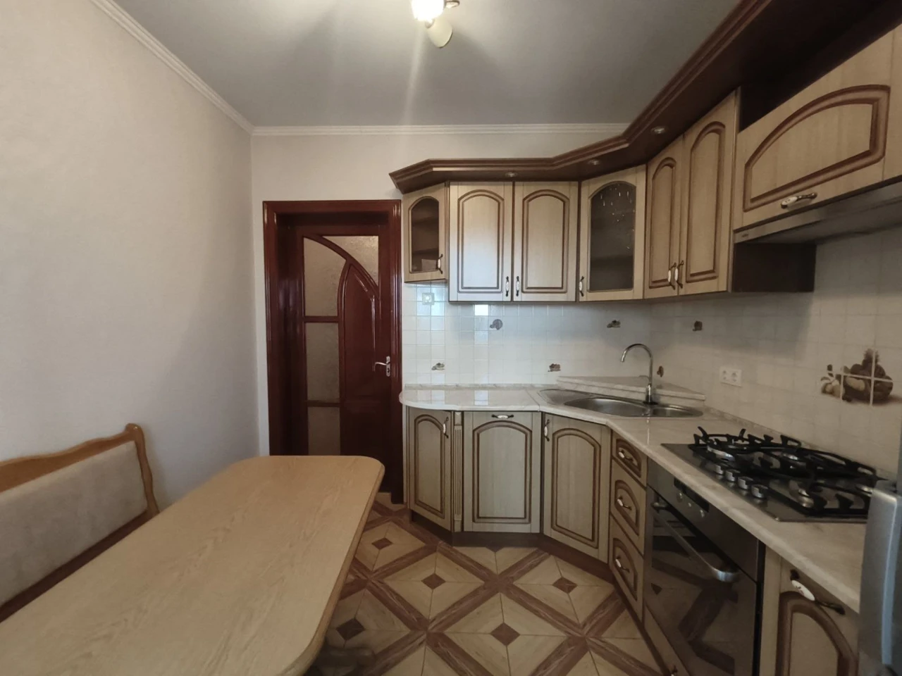 продаж 2-кімнатної квартири з Ремонтом та меблями