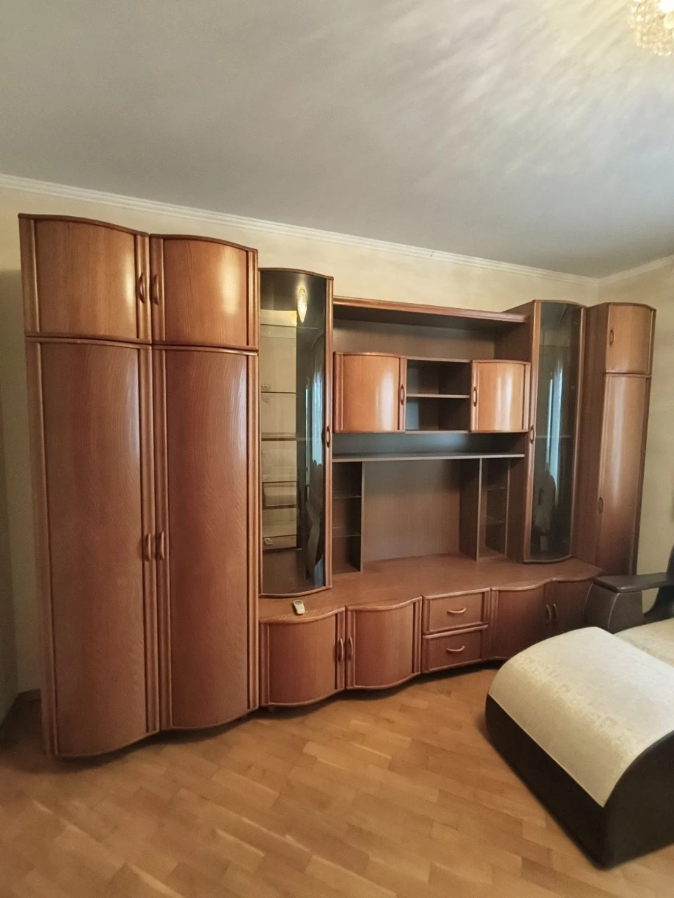 продаж 2-кімнатної квартири з Ремонтом та меблями