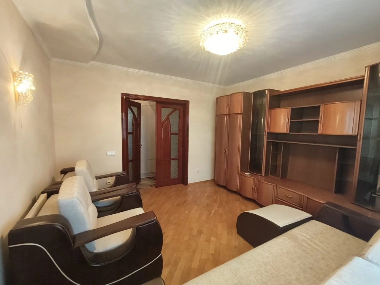 продаж 2-кімнатної квартири з Ремонтом та меблями