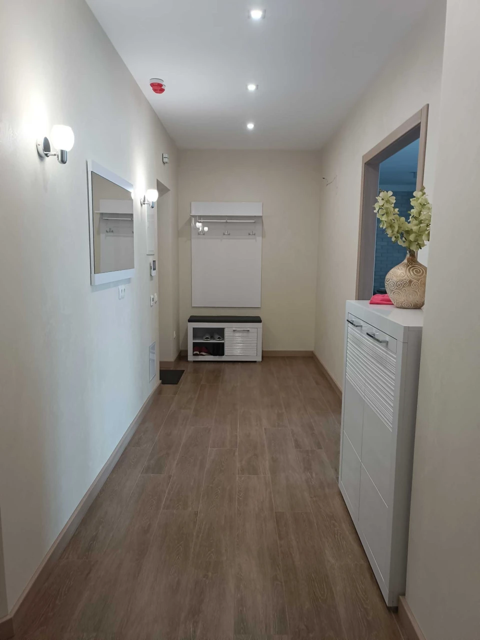 продам 3 кімнатну квартиру в центрі міста