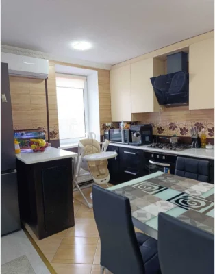 Продаж  3-х кімнатної квартири з ремонтом