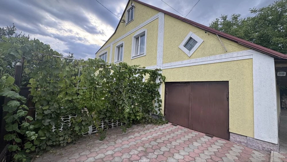 Продаж  будинку з ремонтом  та меблями.