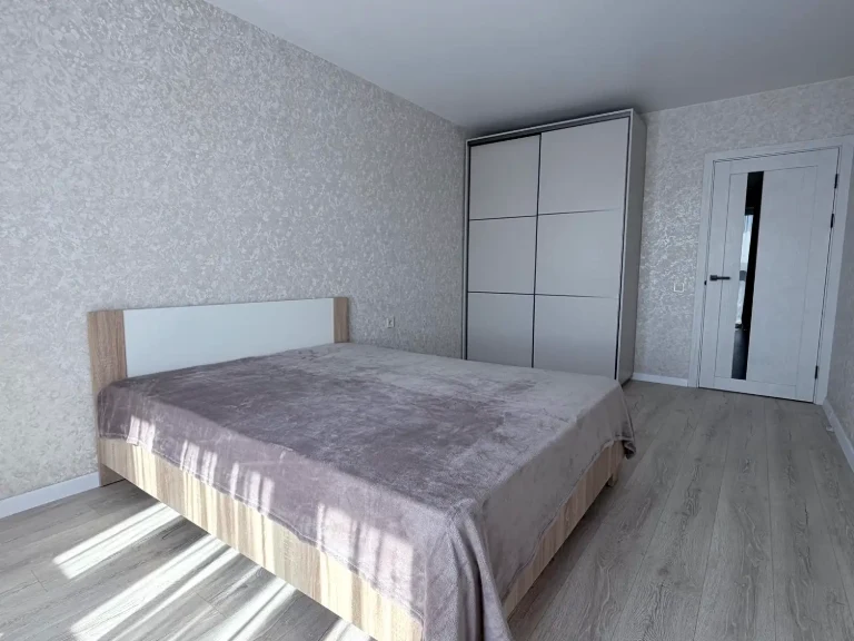 Оренда квартири 1-кімн. 49 м² 5/6 пов.