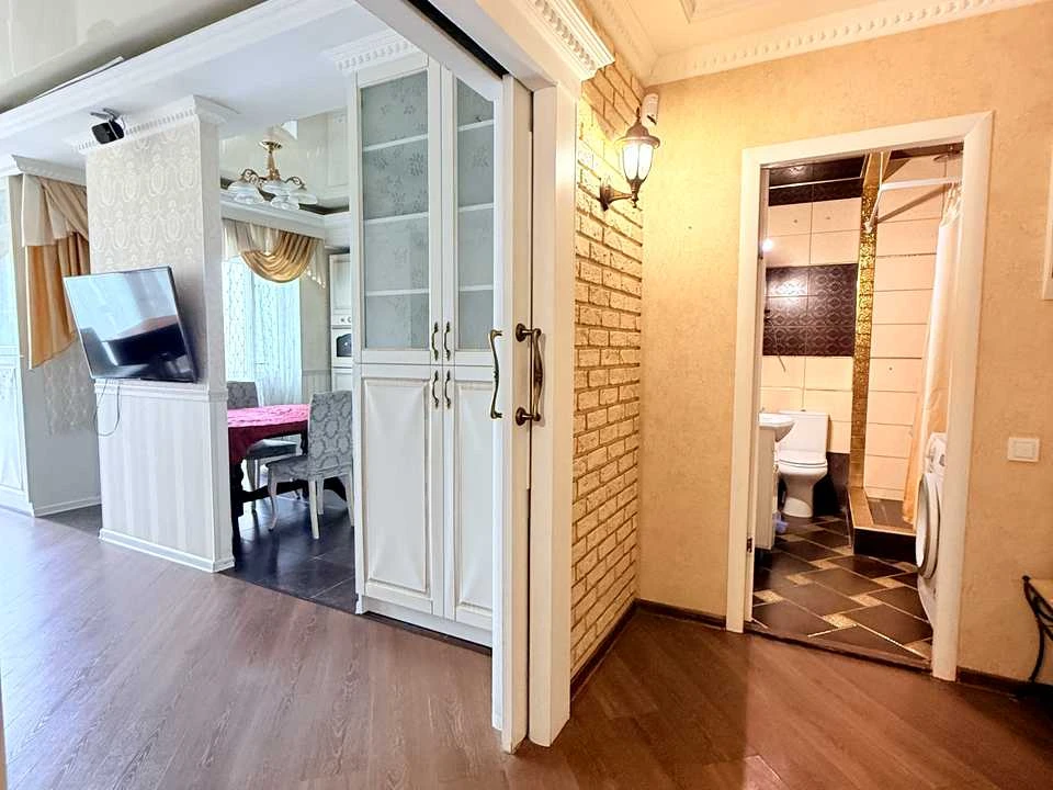 Квартира. Київ, Борщагівська вул.