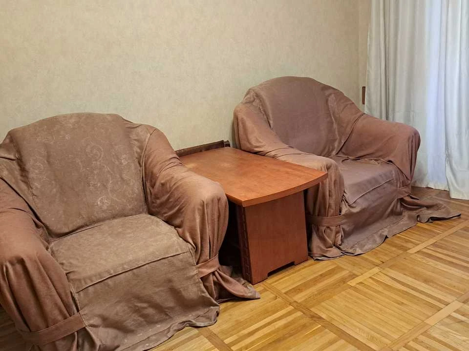 Квартира. Київ, Симиренка вул.