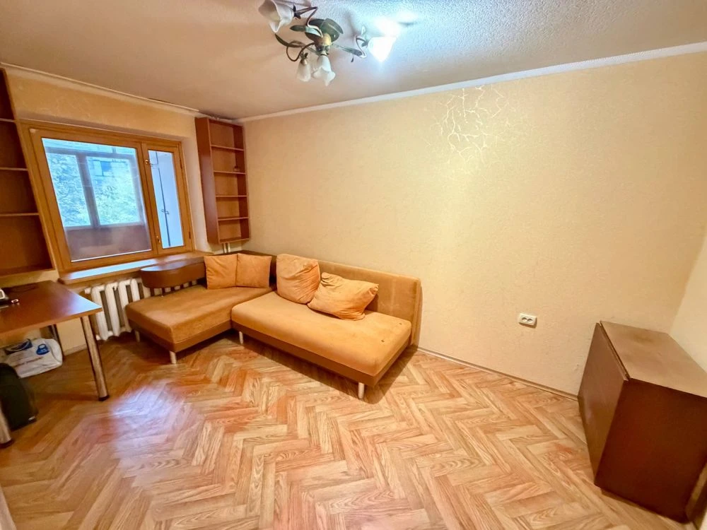 Продам 2 кімнатну квартиру ж/м Лівобережний 3