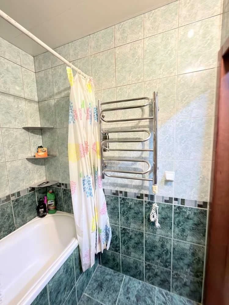Продаж 2 к квартири пр. І. Мазепи, вул. Солідарності 8.