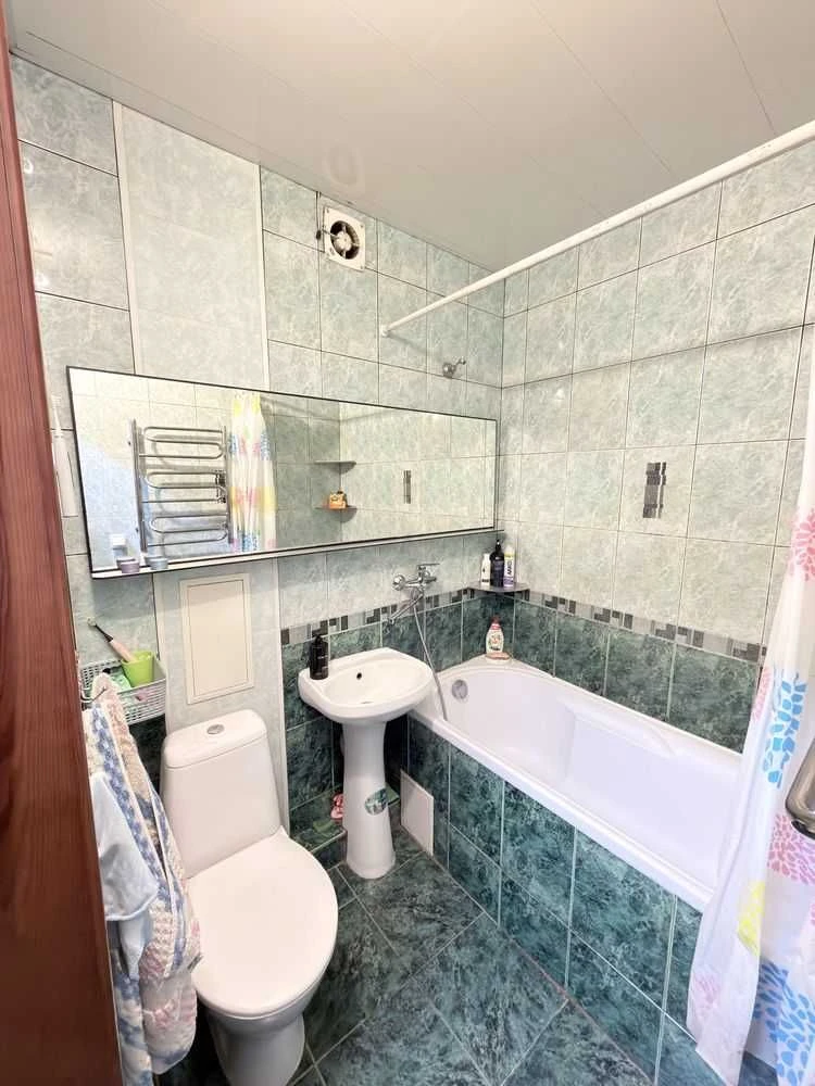 Продаж 2 к квартири пр. І. Мазепи, вул. Солідарності 8.