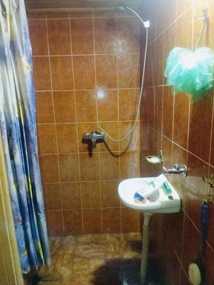 Продаж будинку в містечку з заповідником