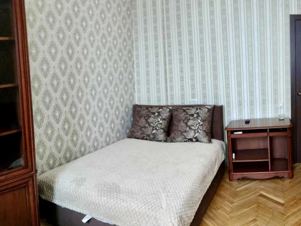 Квартира. Київ, Богдана Хмельницького вул.