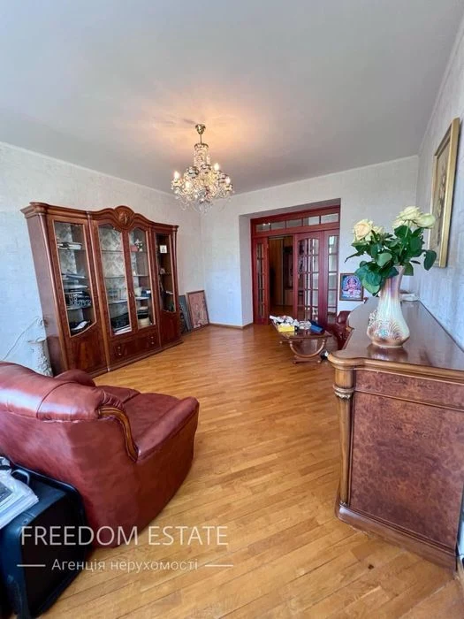 $89,000 3-room apartment/100 m2/Little Red Riding Hood residential complex/Yuzhny