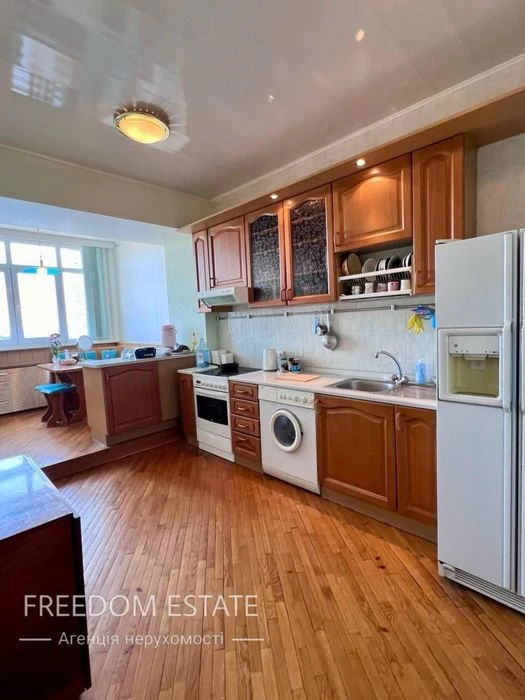 $89,000 3-room apartment/100 m2/Little Red Riding Hood residential complex/Yuzhny