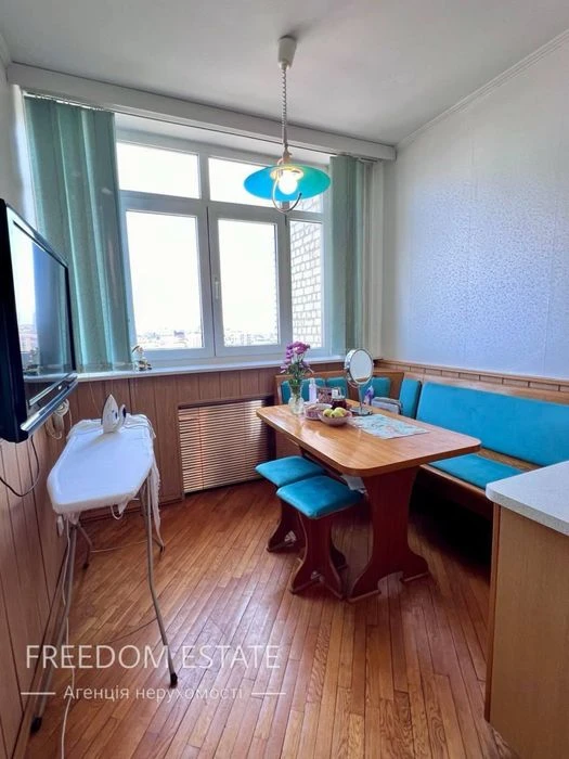 $89,000 3-room apartment/100 m2/Little Red Riding Hood residential complex/Yuzhny