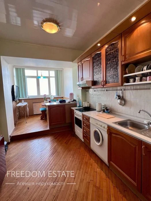 $89,000 3-room apartment/100 m2/Little Red Riding Hood residential complex/Yuzhny