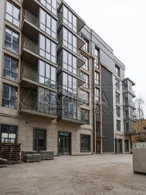 Sale of 3-room apartment 117 sq. m. on Naberezhno-Khreshchatytska 2 st.