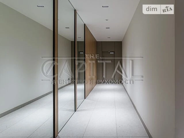 Sale of 3-room apartment 117 sq. m. on Naberezhno-Khreshchatytska 2 st.