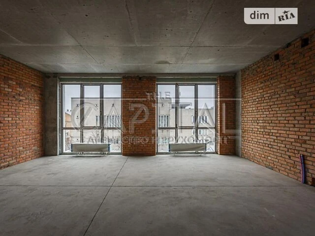 Sale of 3-room apartment 117 sq. m. on Naberezhno-Khreshchatytska 2 st.