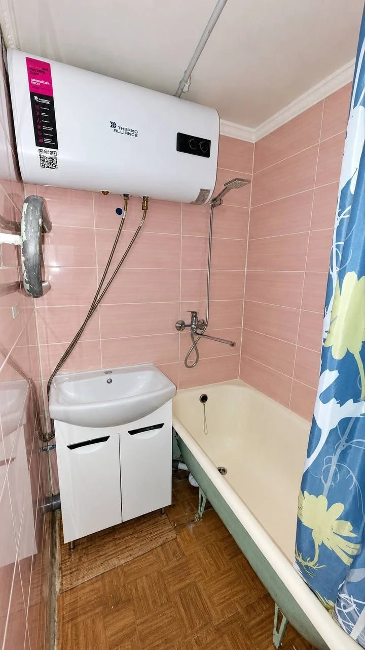 Продам 1но кімнатну квартиру Метро Мінська Левка Лукьяненка