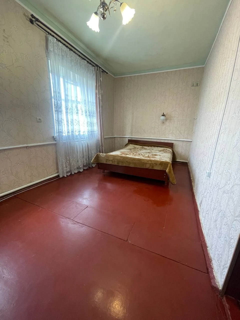 3-Кімнатна квартира в місті Буринь , біля автовокзалу , з га