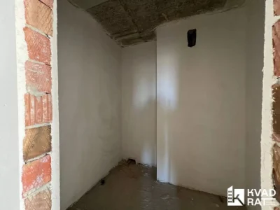 Здана 2кім із кухнею-студією. Готова до ремонту