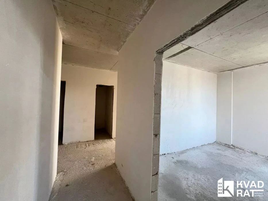 Здана 2кім із кухнею-студією. Готова до ремонту