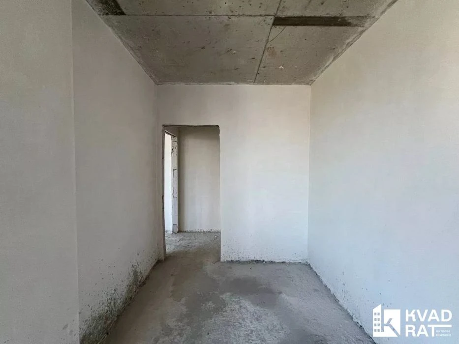 Здана 2кім із кухнею-студією. Готова до ремонту