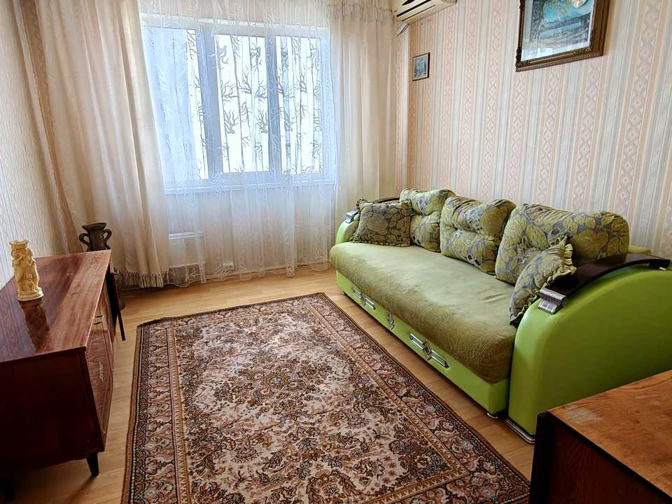 Квартира. Київ, Тростянецька вул.