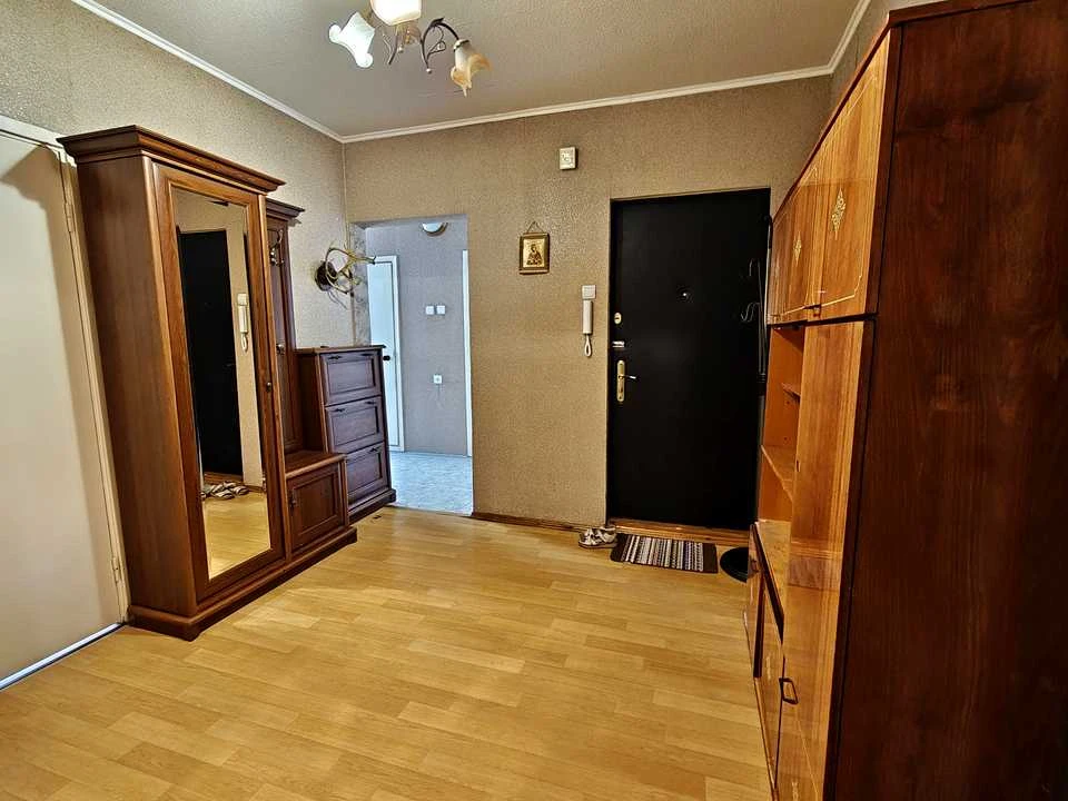 Квартира. Київ, Тростянецька вул.