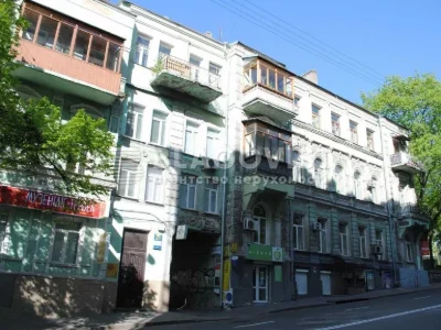 Продам 3 к. Володимирська . Михайлівська 21 .  Дореволюційни