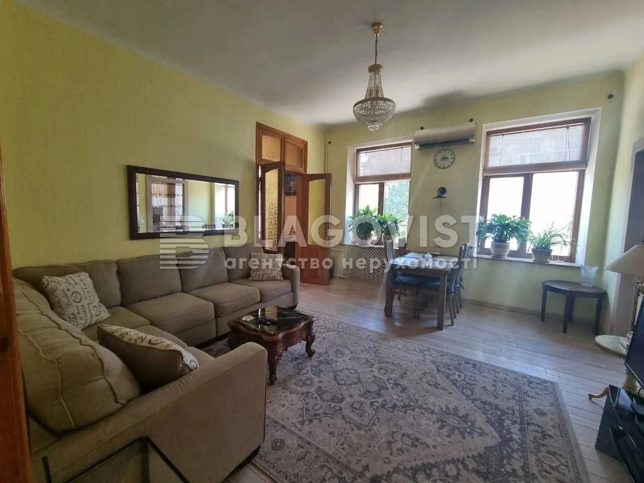 Продам 3 к. Володимирська . Михайлівська 21 .  Дореволюційни