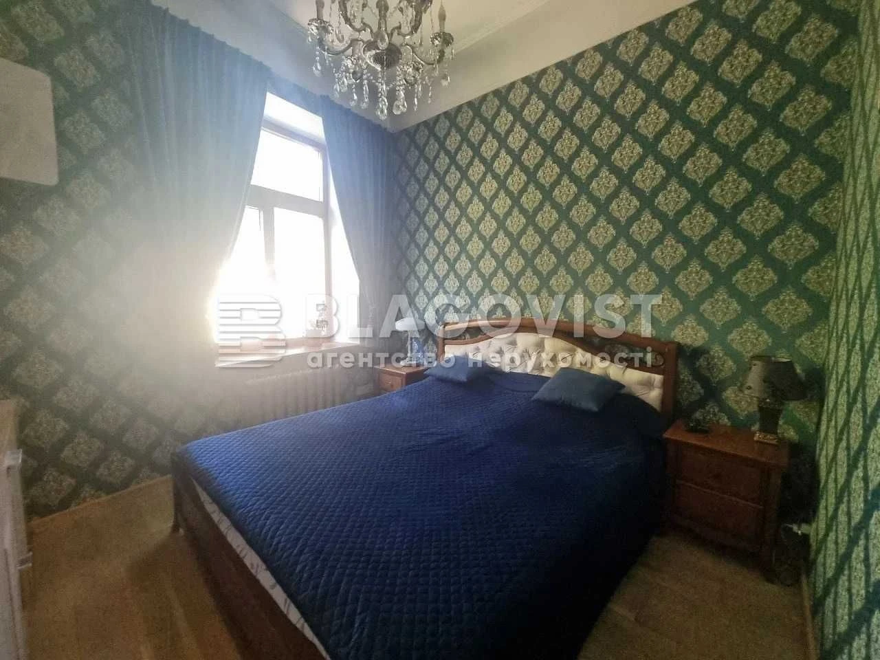 Продам 3 к. Володимирська . Михайлівська 21 .  Дореволюційни