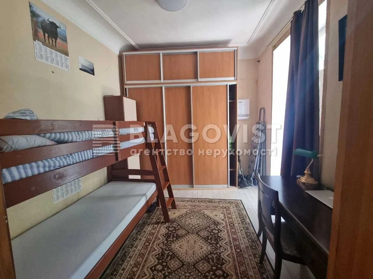 Продам 3 к. Володимирська . Михайлівська 21 .  Дореволюційни