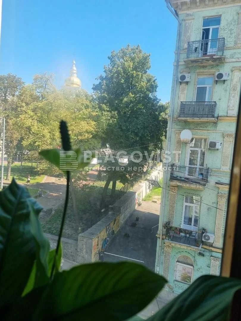 Продам 3 к. Володимирська . Михайлівська 21 .  Дореволюційни