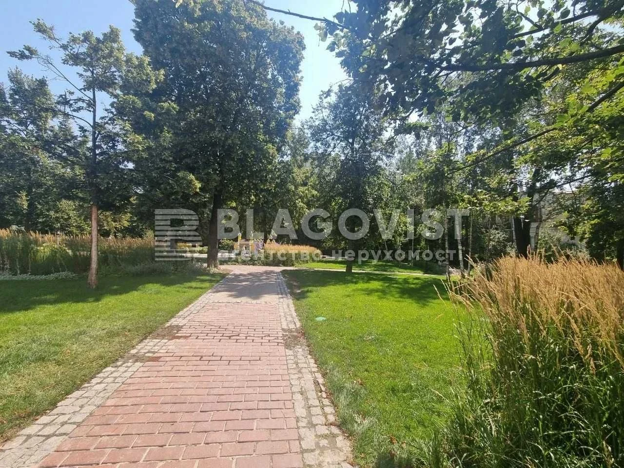Продам 3 к. Володимирська . Михайлівська 21 .  Дореволюційни