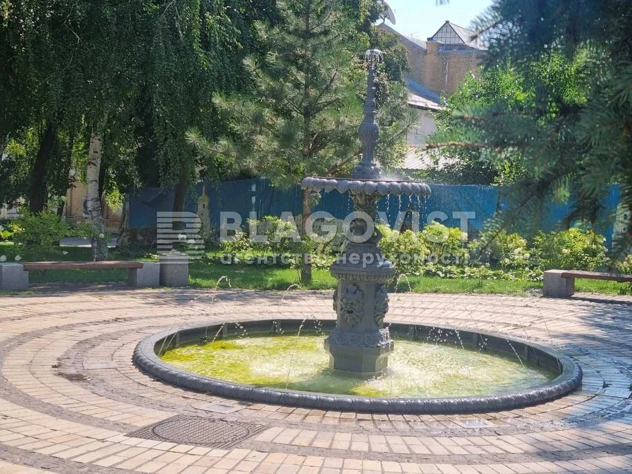 Продам 3 к. Володимирська . Михайлівська 21 .  Дореволюційни