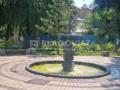 Продам 3 к. Володимирська . Михайлівська 21 .  Дореволюційни